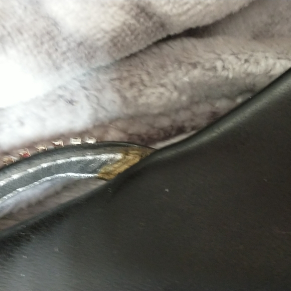 Guess  sandals black with silver bling lots of wear left size 8 medium - Picture 8 of 8